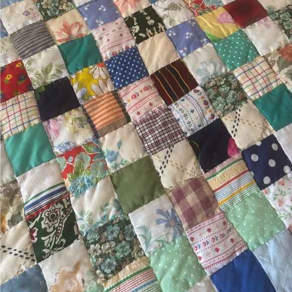 Patchwork Multicolor Quilt - Picture 4 of 7